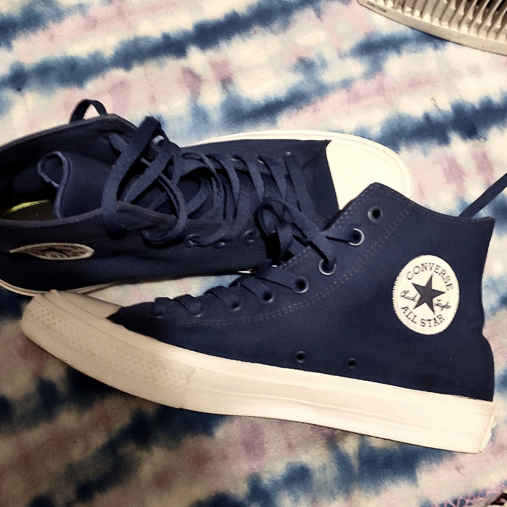 Blue Chuck Taylor II CONVERSE size 8.5 men's / 10.5 women's